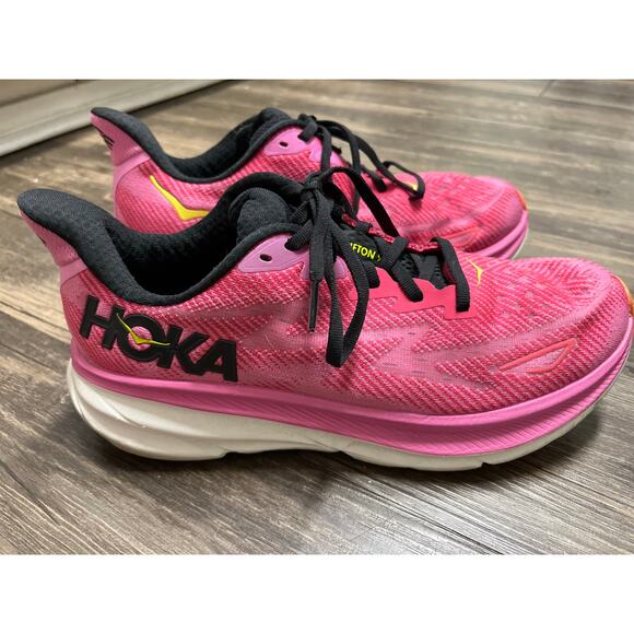 Hoka Clifton 9 Women’s Running Shoes | Size 9.5B | Raspberry Strawberry Pink EUC - Picture 2 of 10